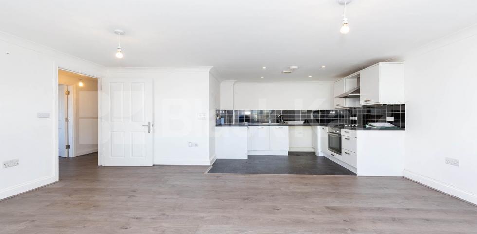 			2 Bedroom, 2 bath, 1 reception Apartment			 Green Lanes, Palmers Green